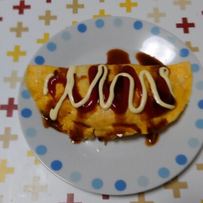 なんとか巻けました。
そのまま焼きそばも好きですが一手間で違うメニューになっていいですね。